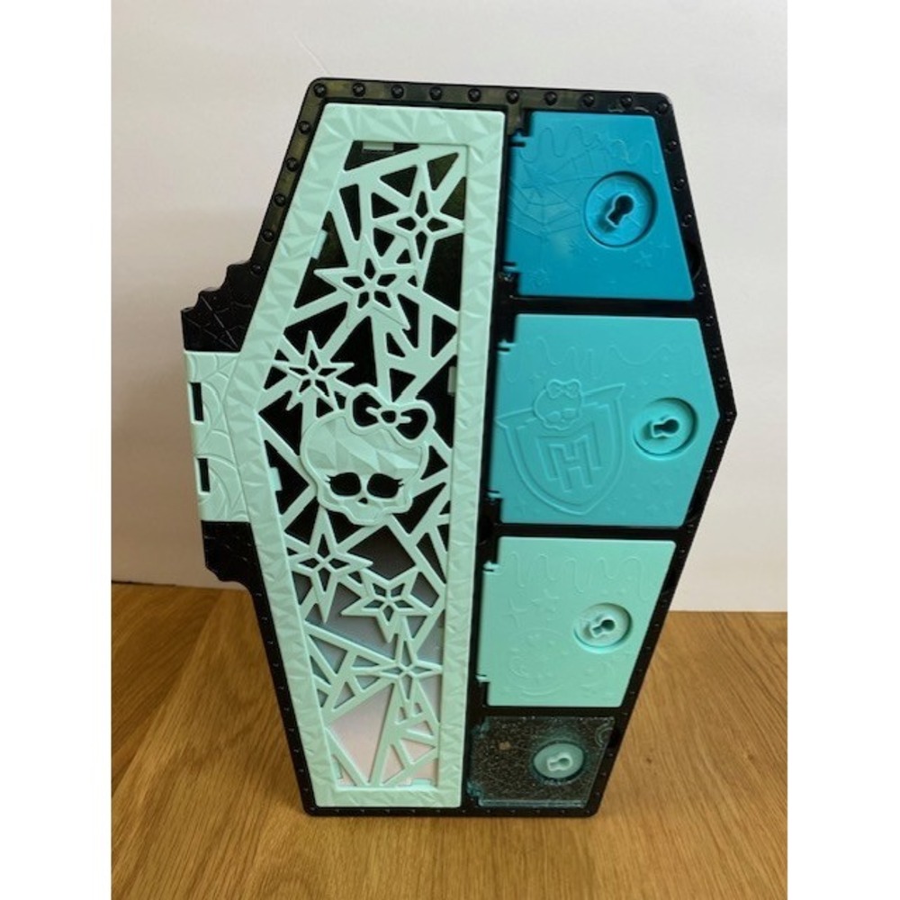 Monster High Skulltimate Secrets Coffin Locker Kids Blue Good Lagoona Case